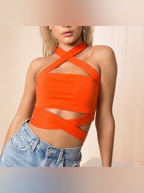 Superdown Elva Halter Tie Top